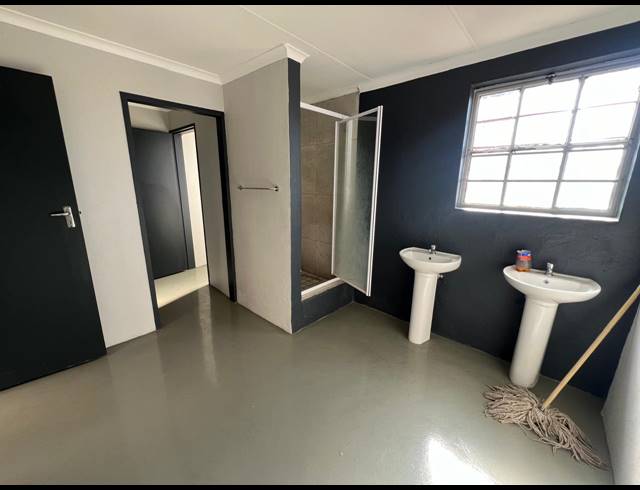 771M² WAREHOUSE TO LET IN STRIJDOMPARK